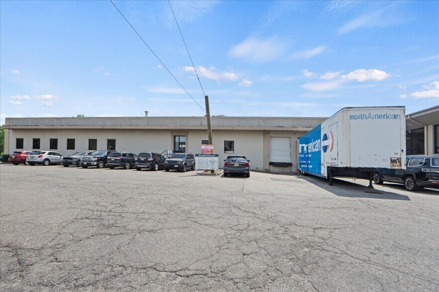 Primary Photo Of 30 Sherwood Ln, Fairfield Warehouse For Lease