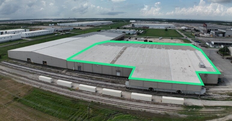 More Photos Of 4000 Cedar Blvd, Baytown Warehouse For Lease