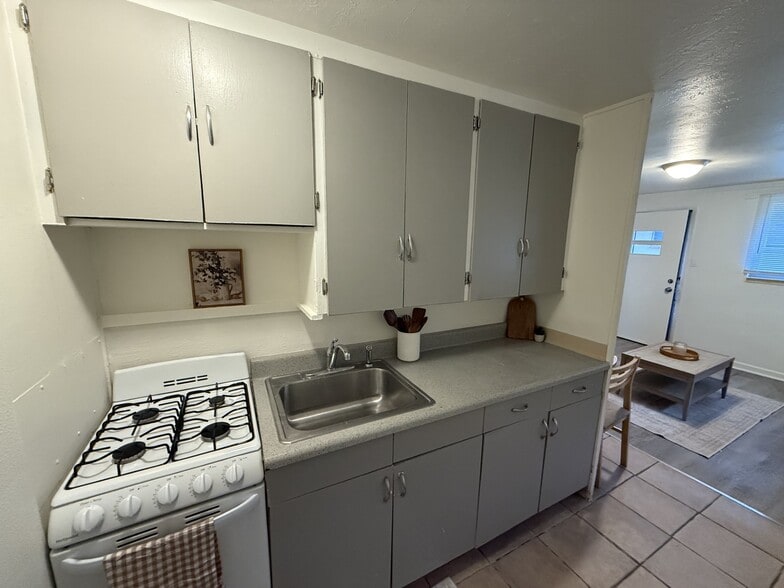 More Photos Of 3014 N Institute St, Colorado Springs Apartments For Sale