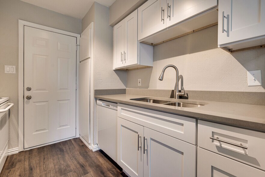 More Photos Of 608 Fallmeadow Ct, Denton Apartments For Sale