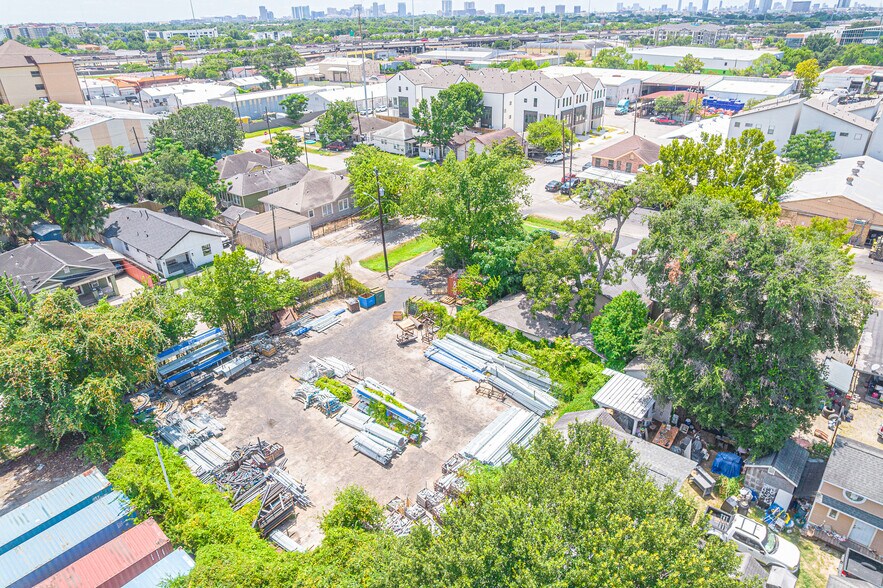 More Photos Of 1714 Hussion St, Houston Industrial For Sale
