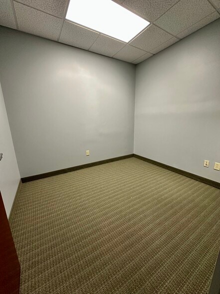 More Photos Of 5 Corporate Center Ct, Greensboro Office For Lease