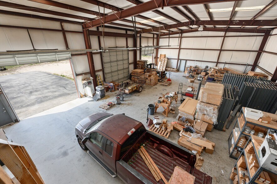 More Photos Of 165 Tecon Cv, Buda Warehouse For Lease