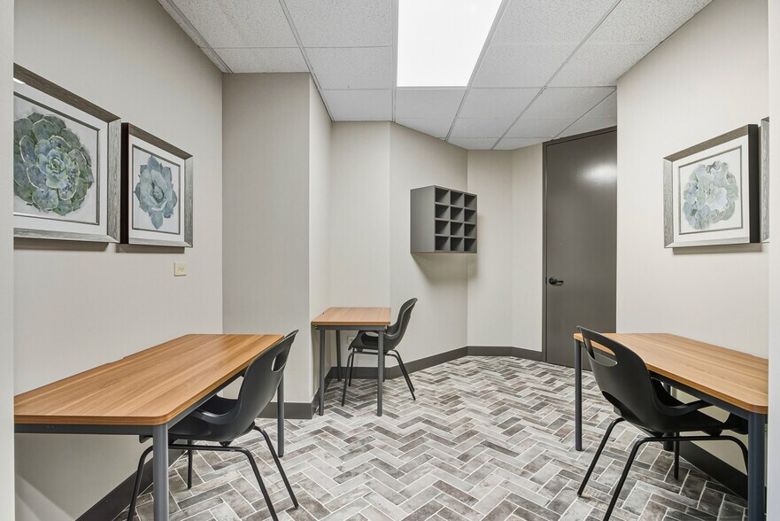 More Photos Of 5801 Logan St, Denver Research And Development For Lease