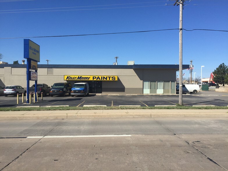 More Photos Of 108-110 24th Ave SW, Norman Freestanding For Lease