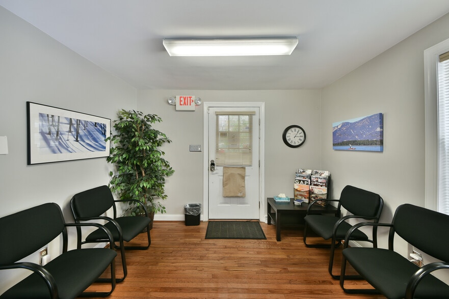 Primary Photo Of 12 E Mill Rd, Flourtown Medical For Lease