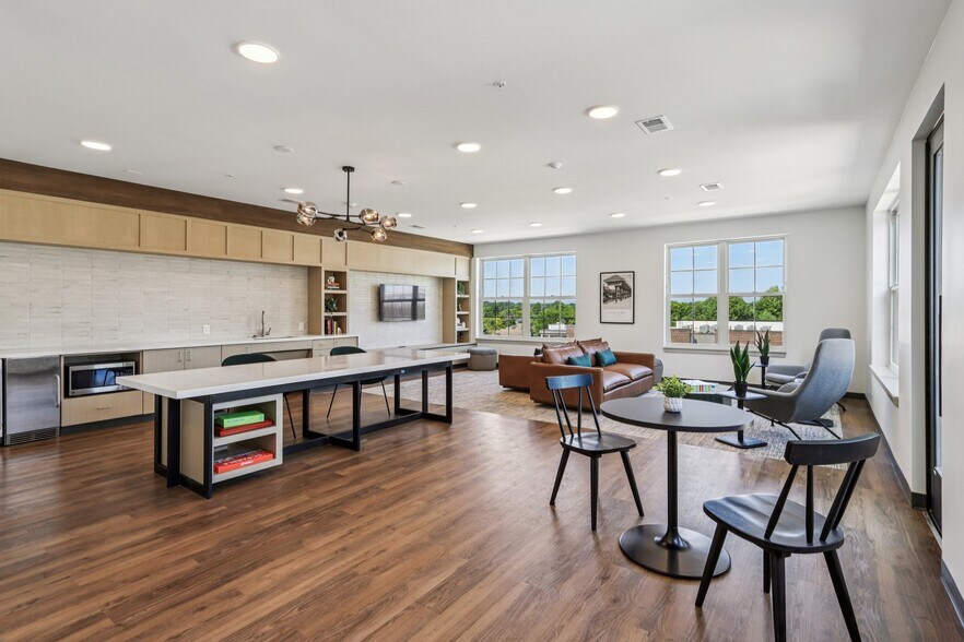 More Photos Of 8723 South St, Fishers General Retail For Lease