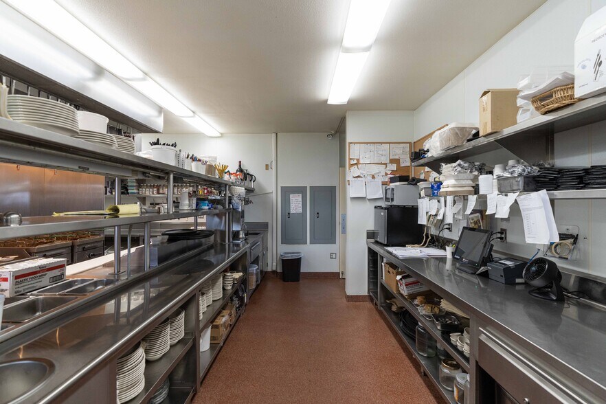 More Photos Of 1695 Beach Loop Drive, Bandon Restaurant For Sale