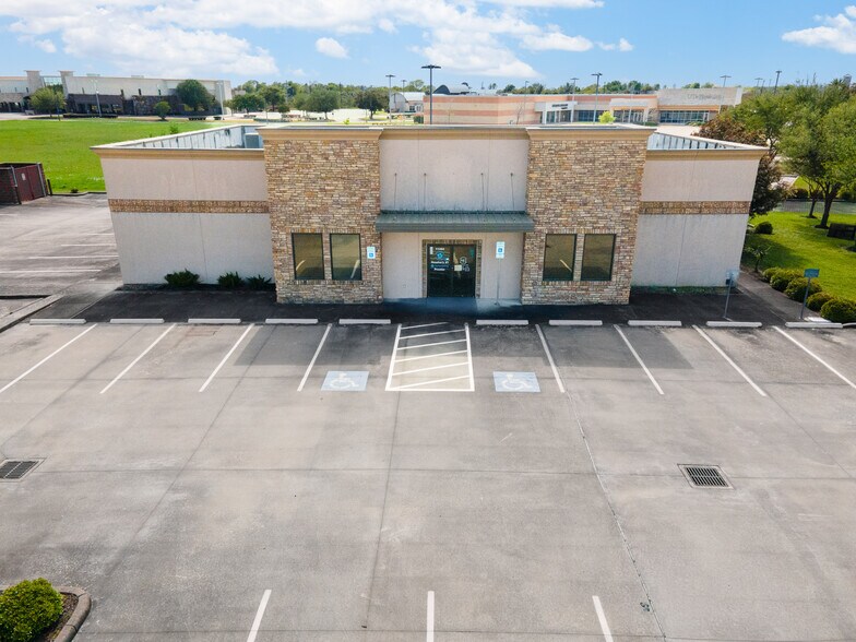 Primary Photo Of 11464 Space Center Blvd, Houston Freestanding For Lease