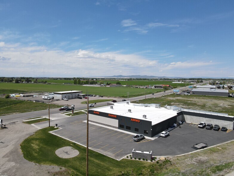 More Photos Of 870 N 2nd E, Rexburg General Retail For Lease