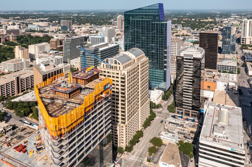 More Photos Of 300 W 6th St, Austin Office For Lease