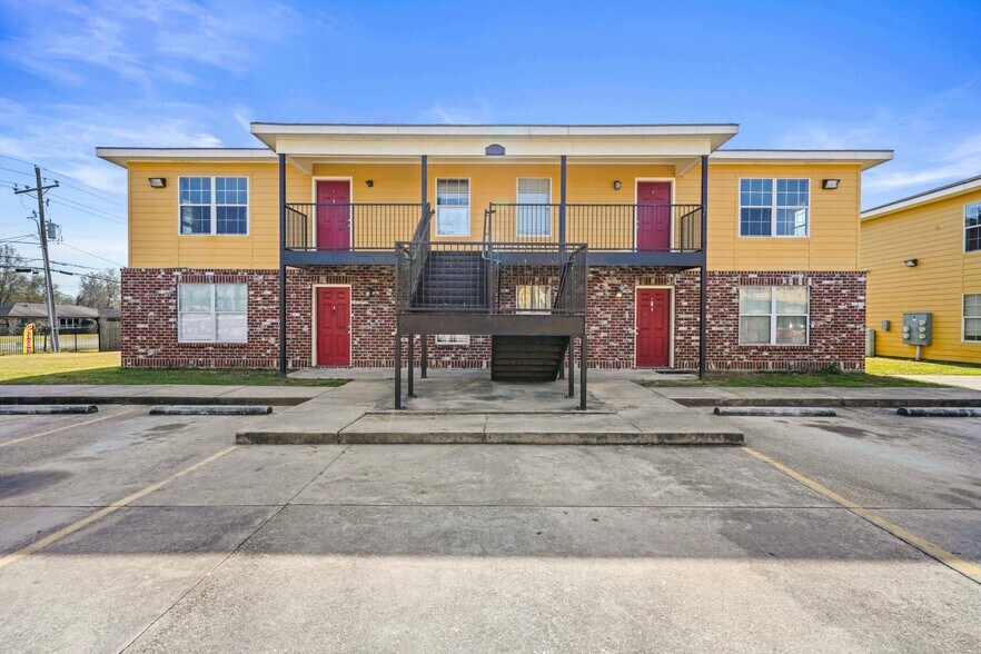 Primary Photo Of 5500 Hwy 75, Carville Apartments For Sale