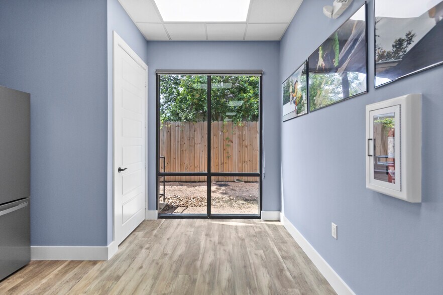 More Photos Of Hardin Store rd, Magnolia Office For Lease