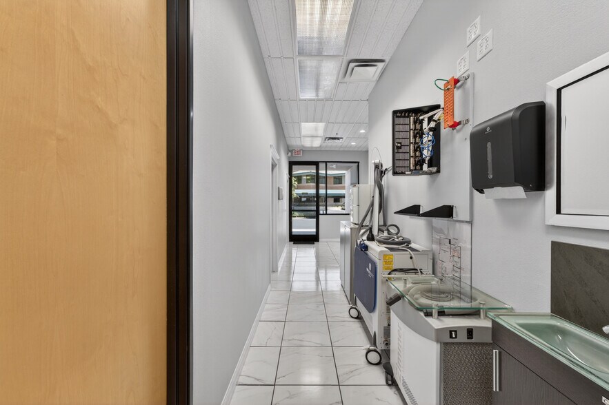 More Photos Of 15810 S 45th St, Phoenix Medical For Sale