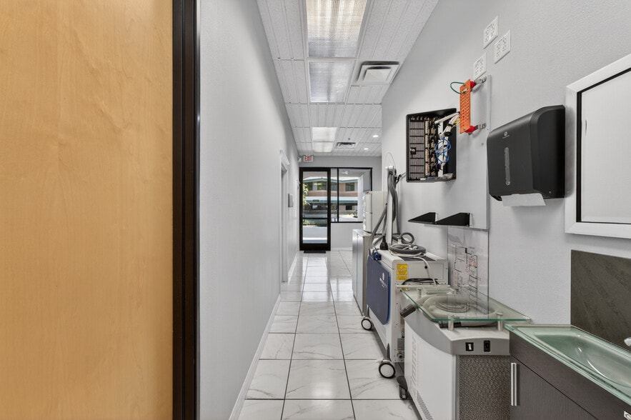 More Photos Of 15810 S 45th St, Phoenix Medical For Sale