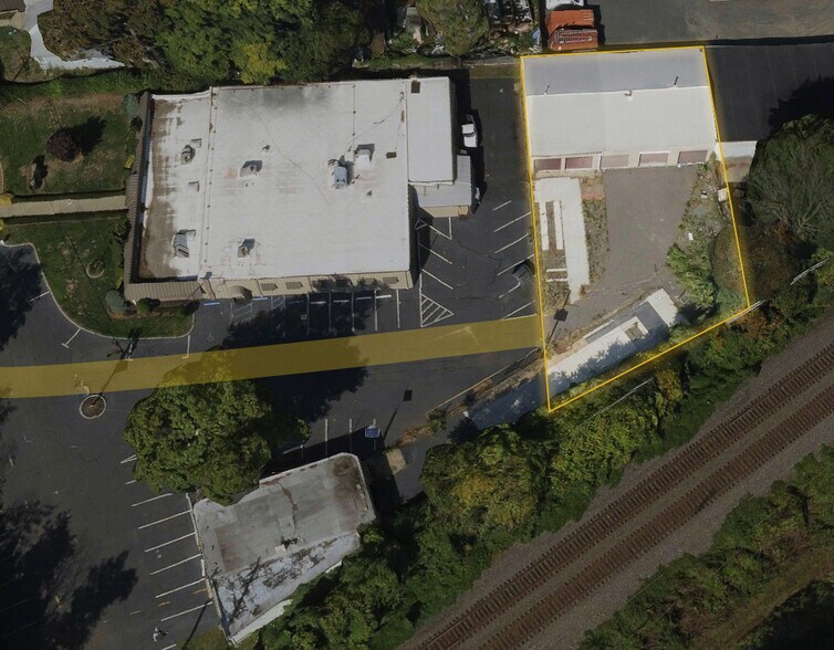 More Photos Of 49 Meeker Ave, Cranford Warehouse For Lease