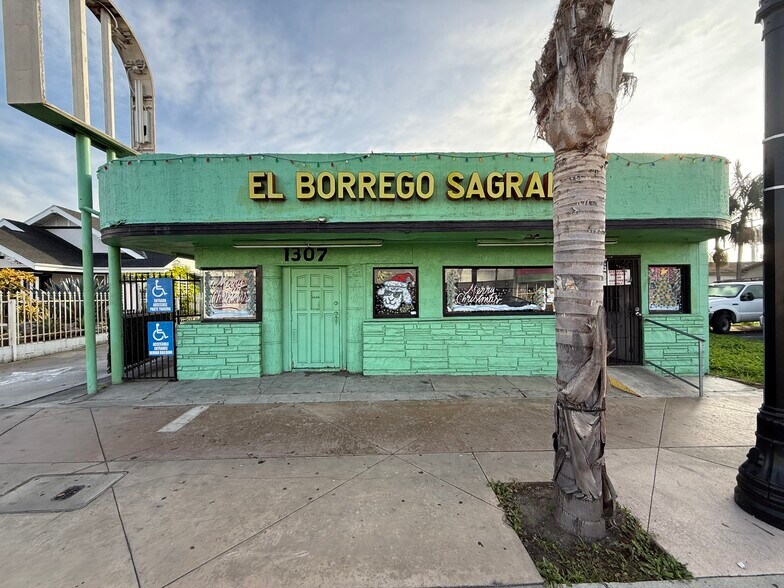 More Photos Of 1307 S Main St, Santa Ana Restaurant For Sale