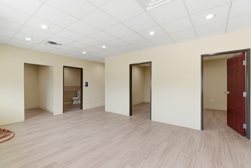 More Photos Of 764 Soechting Rd, New Braunfels Unknown For Lease