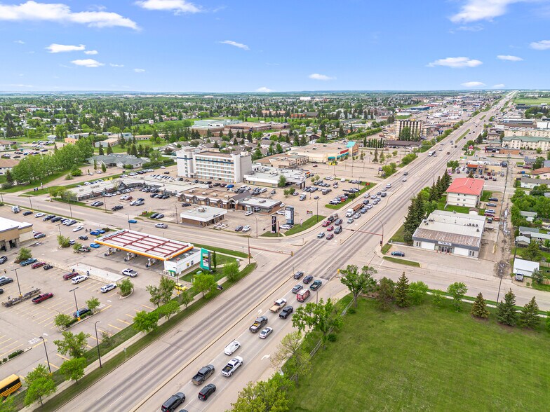 More Photos Of 5402 44 St, Lloydminster Freestanding For Sale