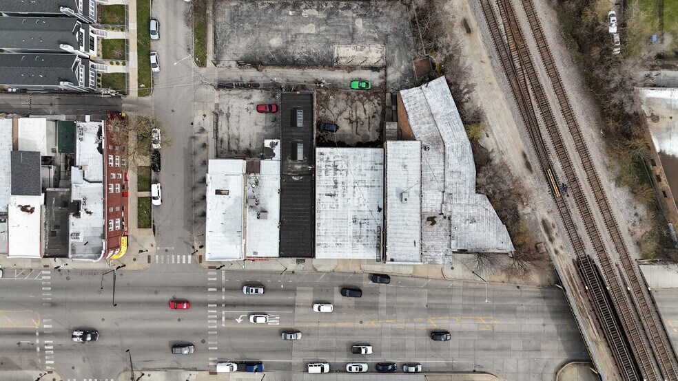 More Photos Of 3750 North ave, Chicago Service For Lease