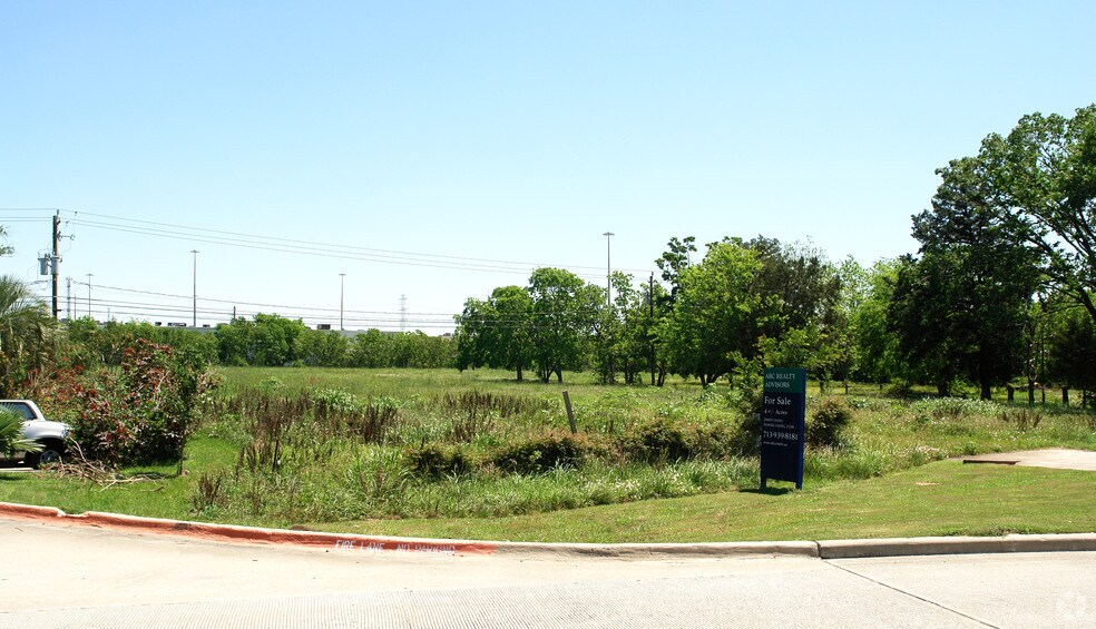 Primary Photo Of 13000 Dairy Ashford Rd, Sugar Land Land For Lease