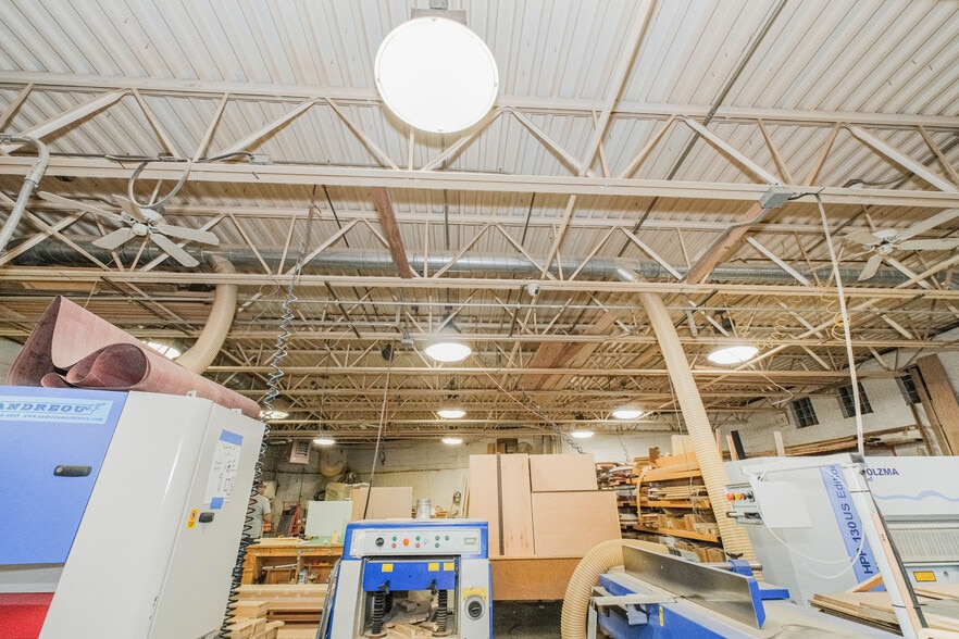 More Photos Of 1944-1952 Richmond Terrace, Staten Island Showroom For Lease