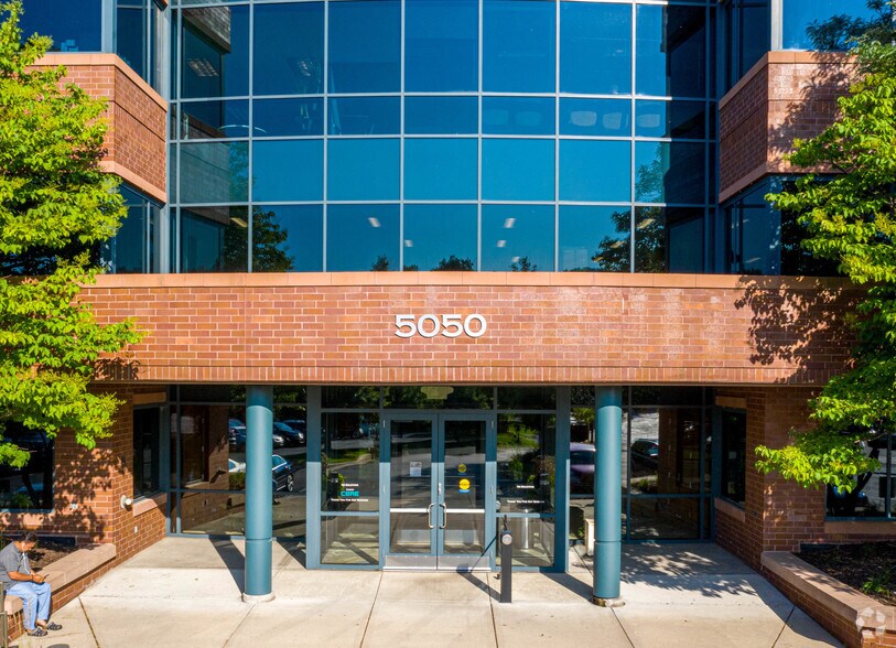 More Photos Of 5050 Lincoln Dr, Edina Office For Lease