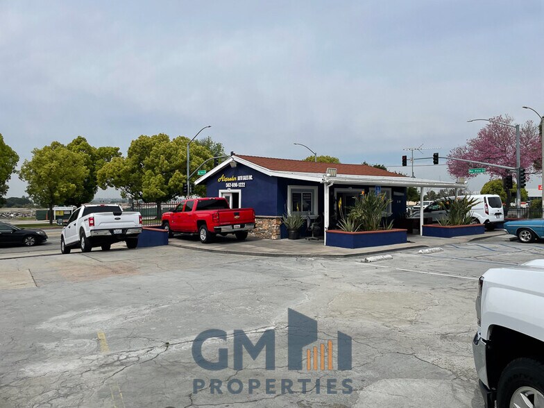 More Photos Of 12421 Whittier Blvd, Whittier Auto Dealership For Lease