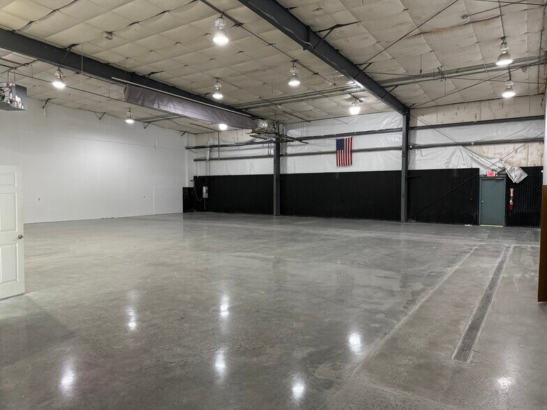 More Photos Of 312 Commerce Dr, Pawleys Island Warehouse For Lease