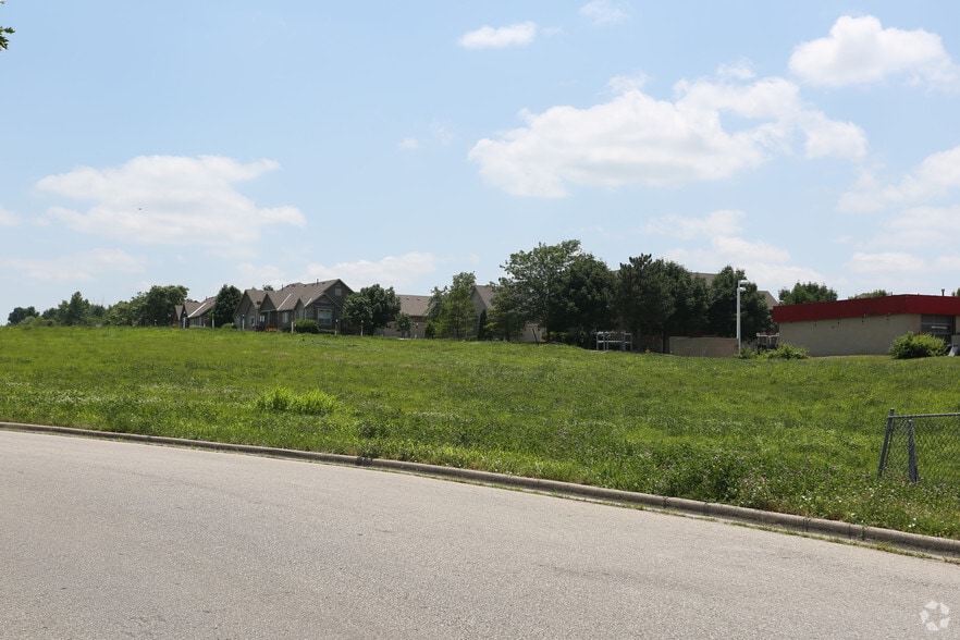 More Photos Of College Blvd, Lenexa Land For Sale