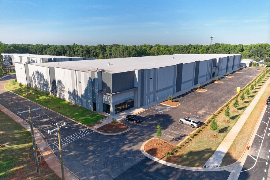 More Photos Of 6830 Orr Rd., Charlotte Warehouse For Lease