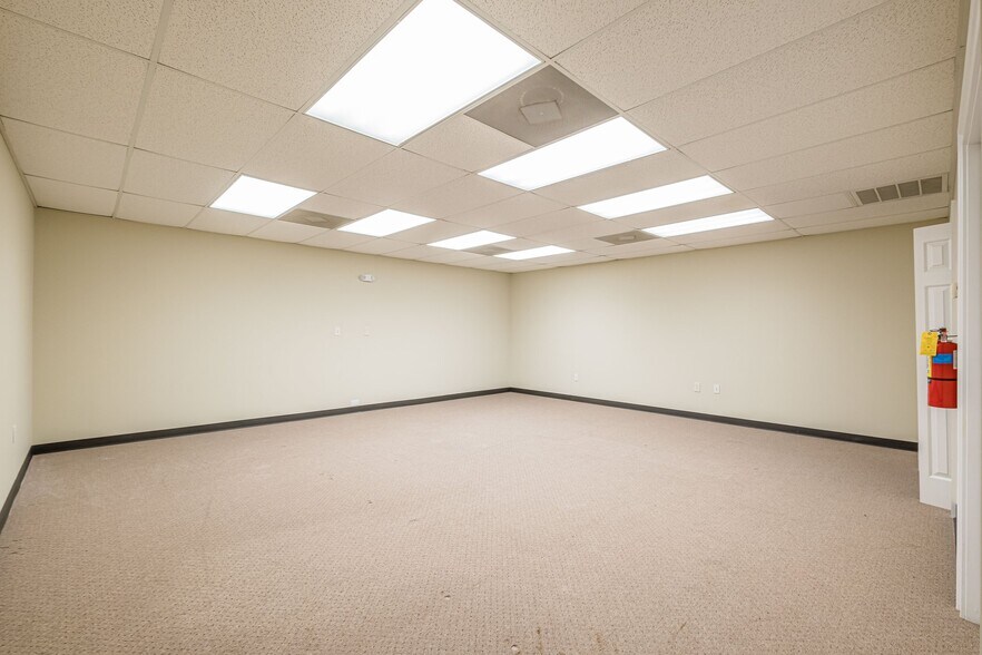 More Photos Of 131 Lee Byrd Rd, Loganville Office For Sale