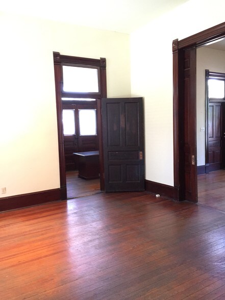 More Photos Of 1000 E Cesar Chavez St, Austin Loft Creative Space For Lease