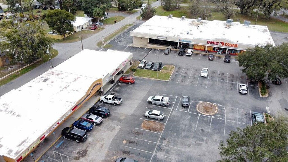 More Photos Of 5810-5840 SE Abshier Blvd, Belleview Storefront For Lease