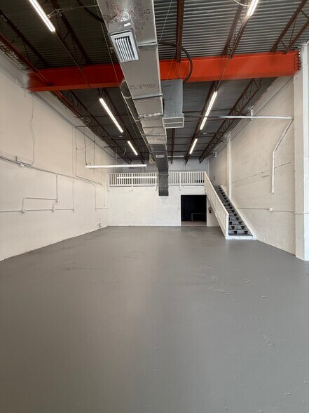 More Photos Of 5431-5441 NW 15th St, Margate Warehouse For Lease