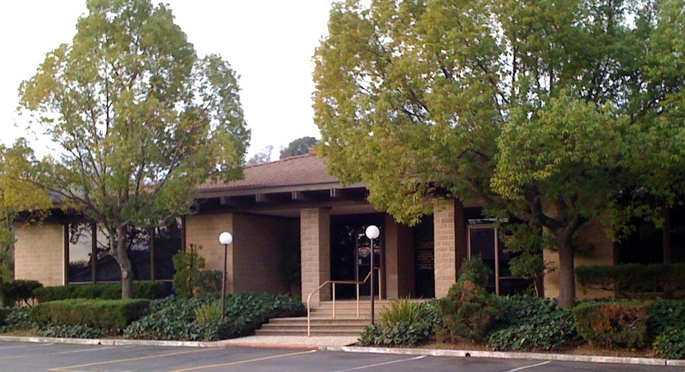 Primary Photo Of 301 Alamo Dr, Vacaville Medical For Lease