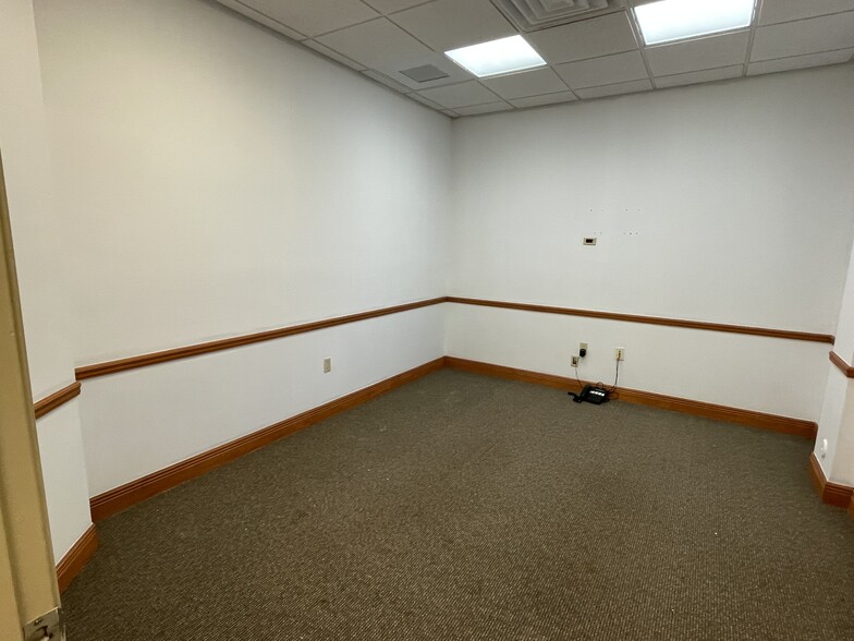 More Photos Of 5501 N University Dr, Coral Springs Office For Sale