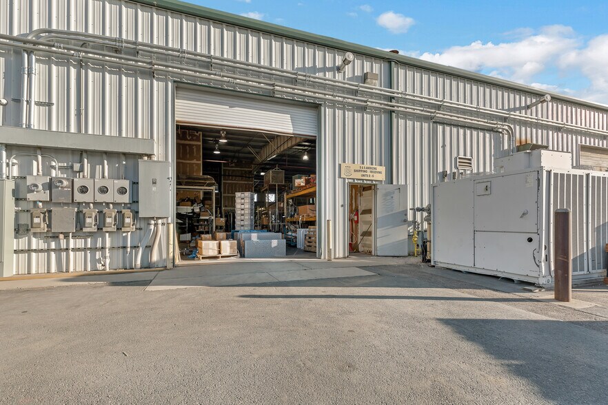 More Photos Of 9690 Dallas St, Commerce City Warehouse For Lease