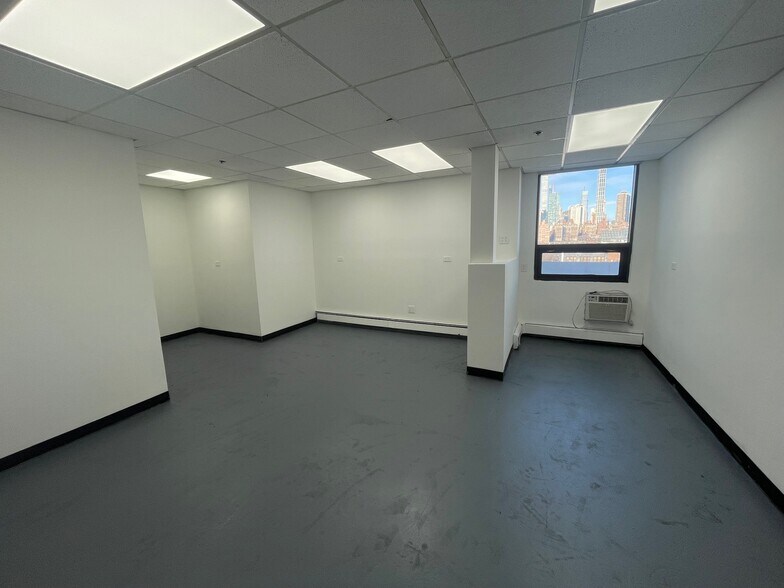 More Photos Of 43-49 10th St, Long Island City Loft Creative Space For Lease