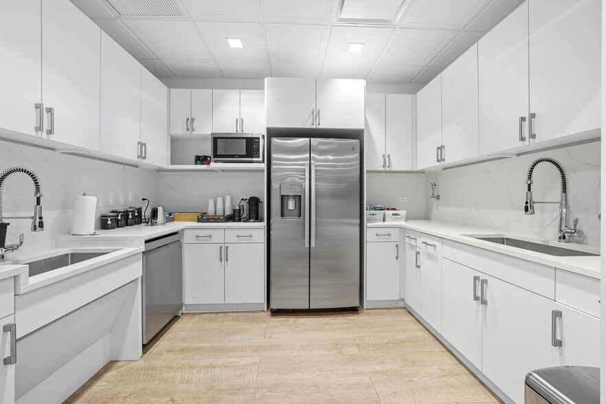 More Photos Of 15 W 34th St, New York Office For Sale