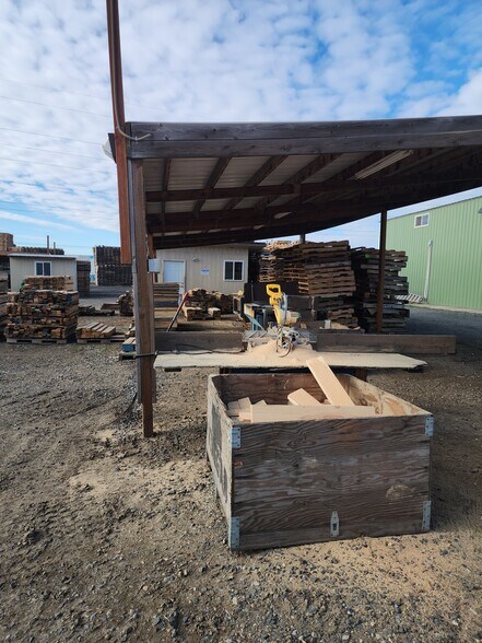 More Photos Of 335 E B Cir, Pasco Warehouse For Sale