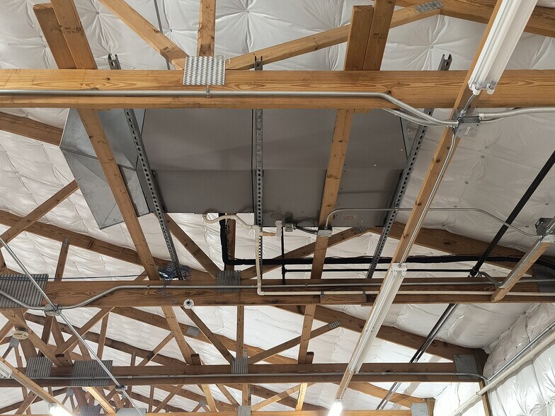 More Photos Of 1430 E Springhill Dr, Terre Haute General Retail For Lease