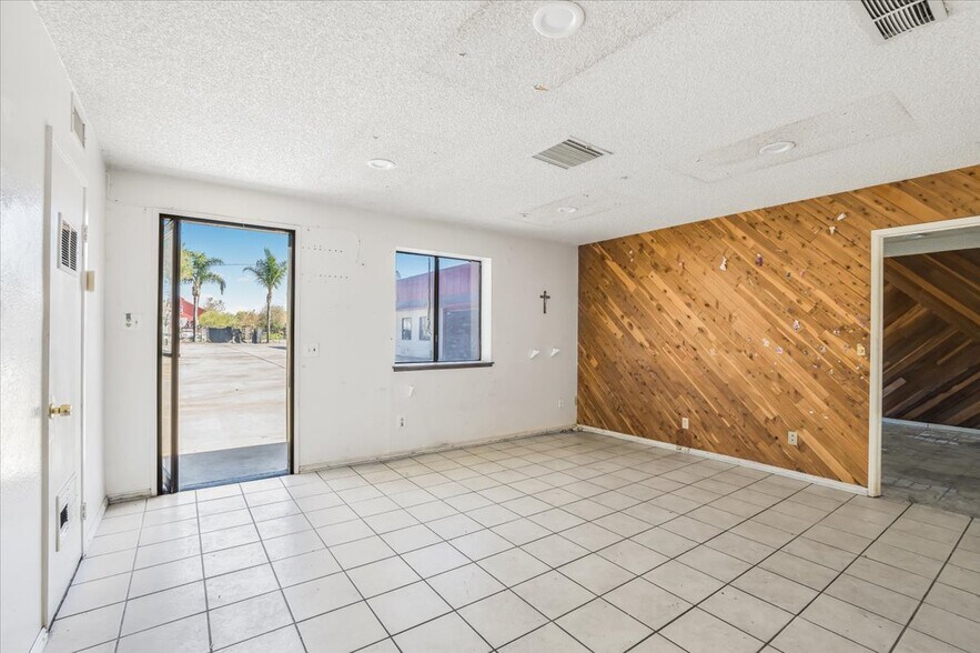 More Photos Of 820 Railroad Ave, Santa Paula Warehouse For Sale