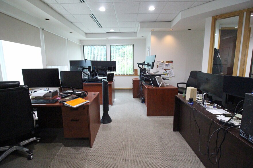 More Photos Of 80-82 Northboro Rd E, Marlborough Office For Sale