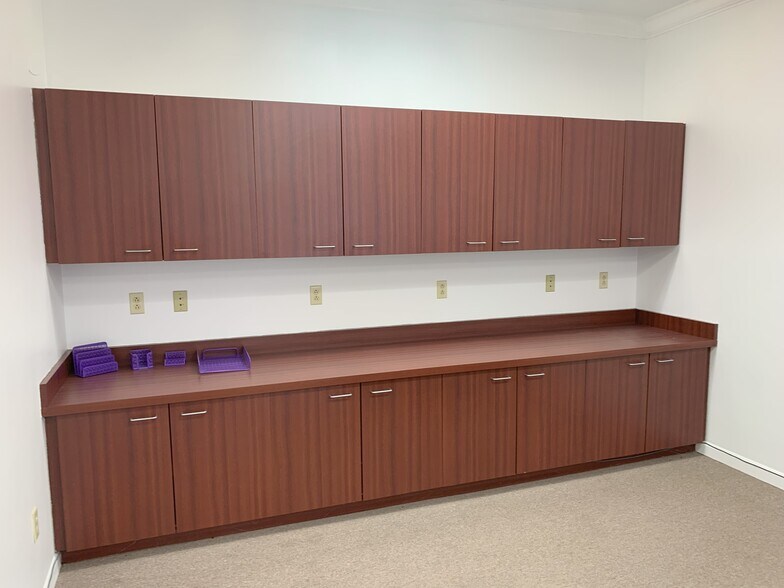 More Photos Of 3-11 Ginger Creek Village Dr, Glen Carbon Medical For Lease