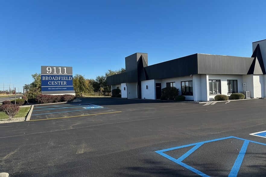 Primary Photo Of 9111 Broadway St, Merrillville Office For Lease