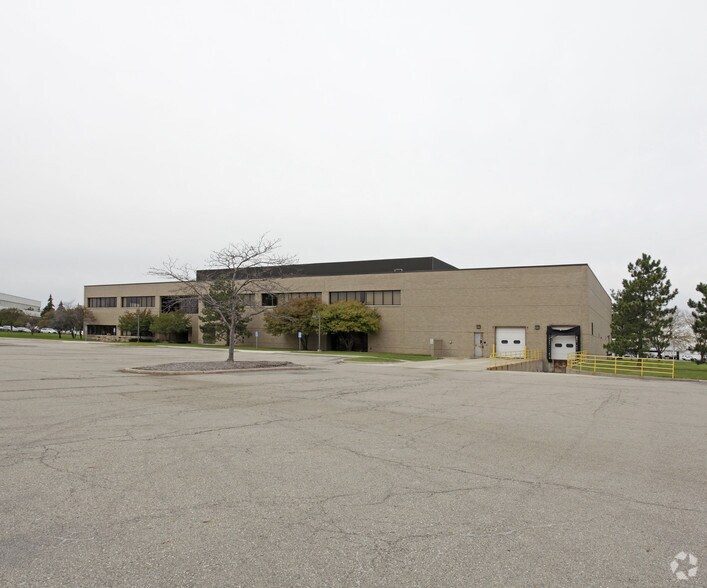 More Photos Of 1849 W Maple Rd, Troy Office For Lease
