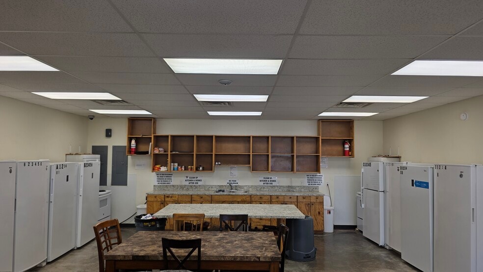 More Photos Of 8211 E County Road 62, Midland Warehouse For Sale