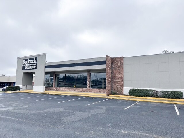 More Photos Of 307 E 1st St, Vidalia Freestanding For Sale