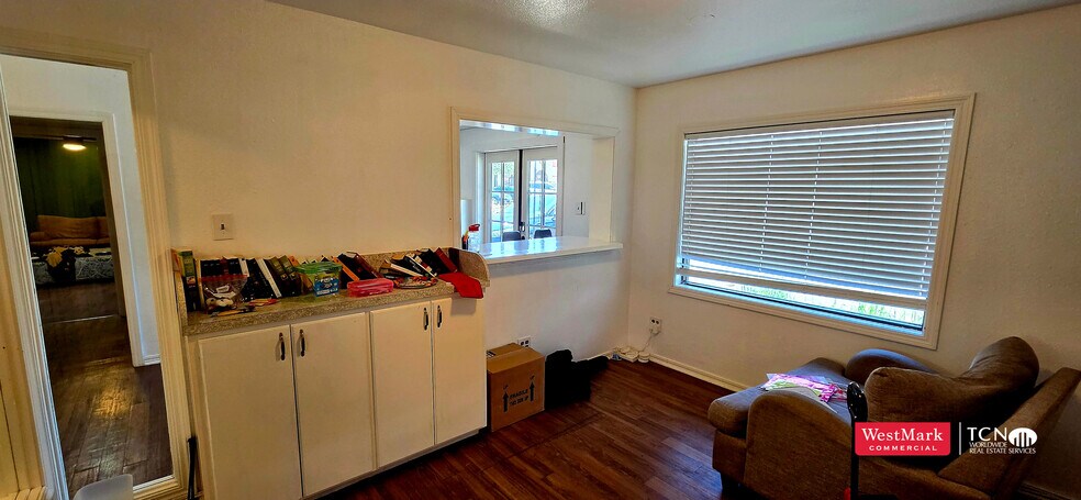 More Photos Of 5015 Knoxville Ave, Lubbock Office For Sale